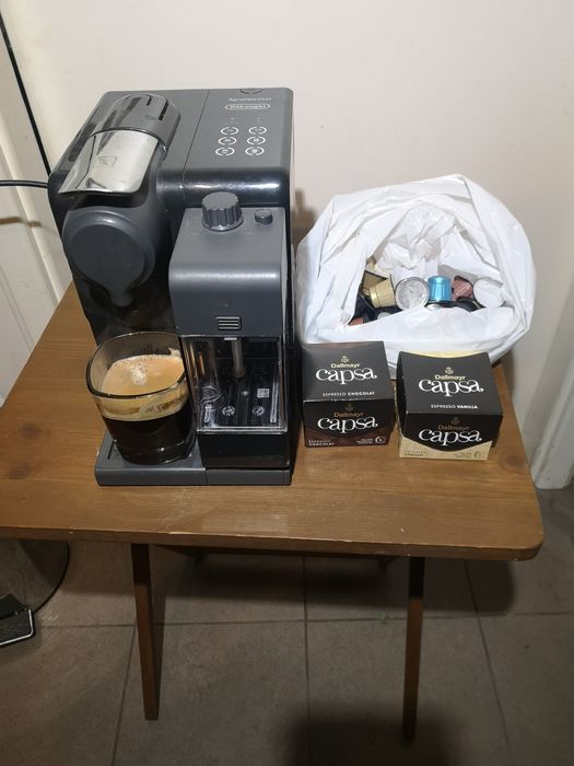 Expres do kawy DeLonghi, na kapsułki +kapsułki