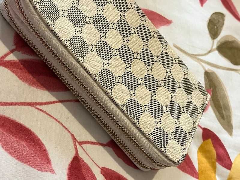 Porta moedas Victoria J