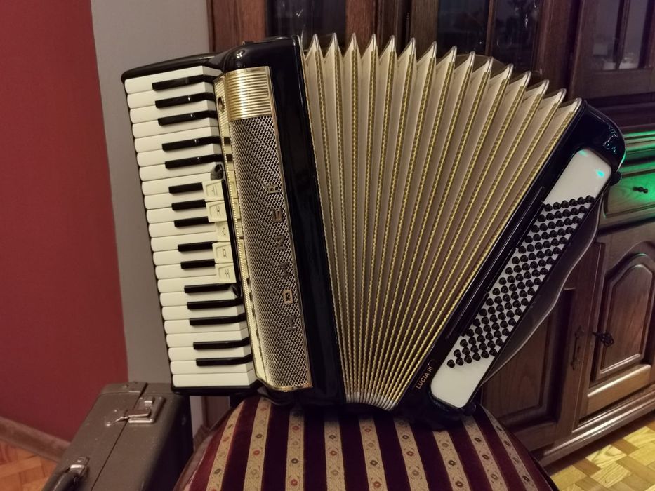 Akordeon Hohner Lucia III z futerałem