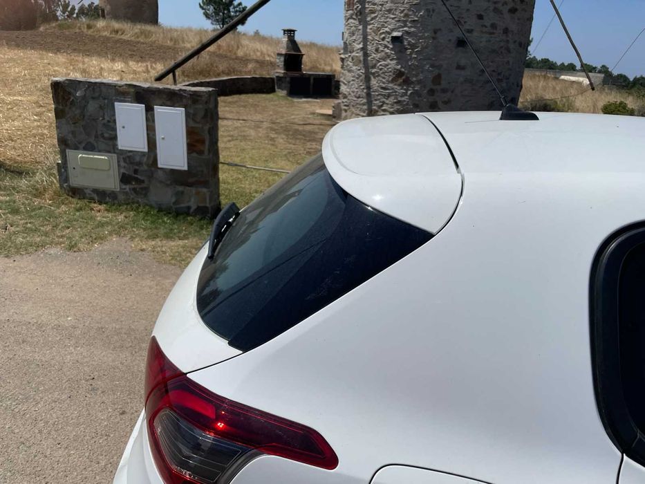 Peugeot 308 1.5 HDI - 175000 Km - 2018 - Revisão completa+Pneus Novoso