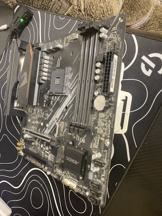 Материнська плата Gigabyte B550M AORUS ELITE