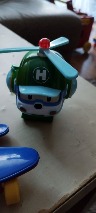 Samoloty , robocar, super wings