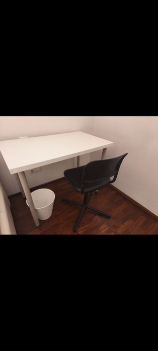 Mesa e cadeira de secretária IKEA em excelente estado