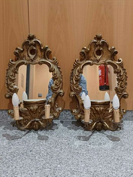 Par de apliques em talha de madeira