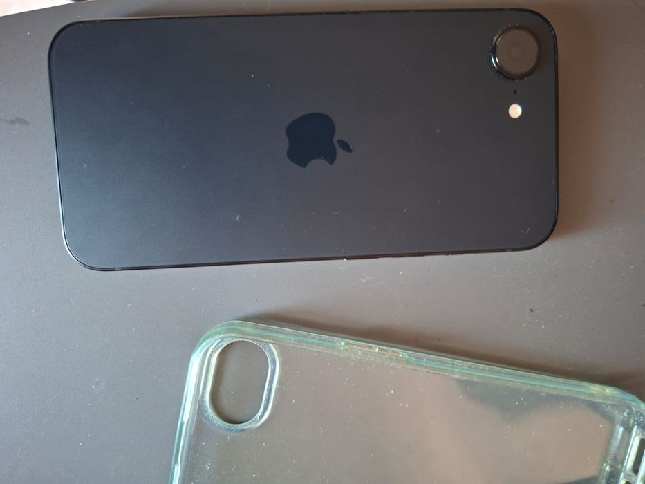 iPhone 16e cinzento usado como novo