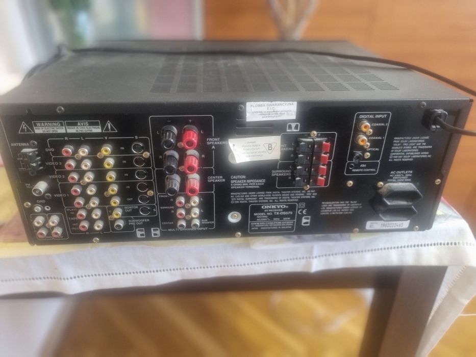 Srzedam  Onkyo widoczne na zjeciach plus kolumny