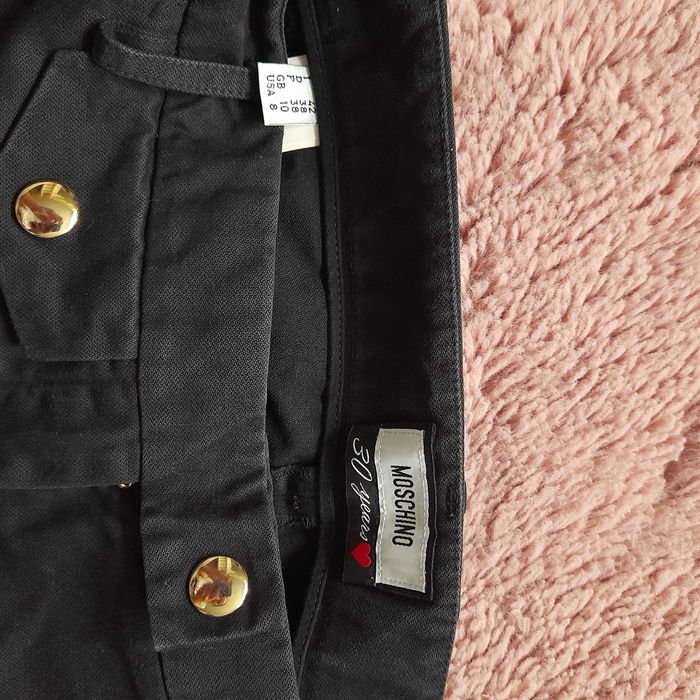Spodenki moschino r.38