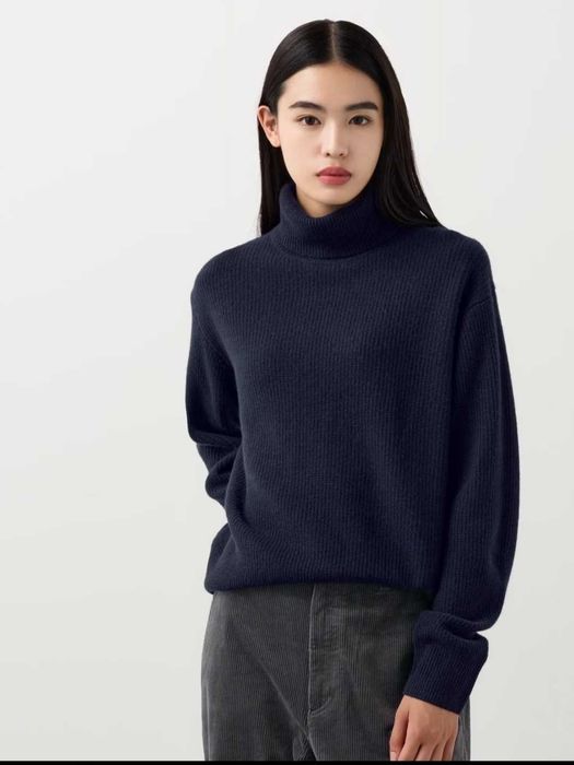 Свитер Uniqlo 100% шерсть (гольф, водолазка, джемпер)