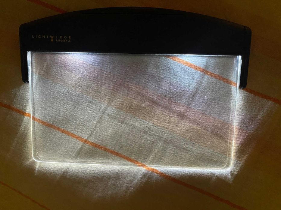 Стекло подсветка для чтения в темноте