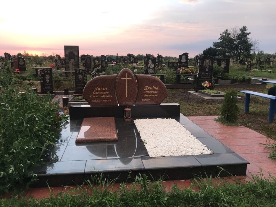 Пам'ятники, для військових комплекси,вироби з граніту, меморіальні ко