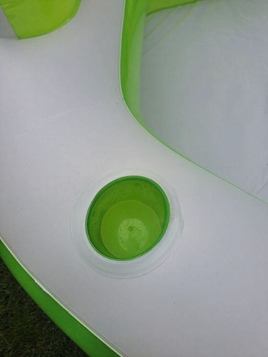 Basen zielono biały