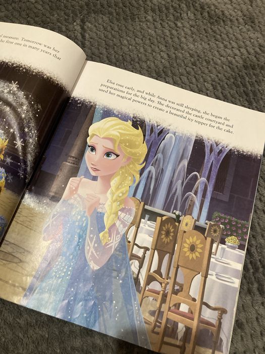 Книга, книга англійською мовою, книга Frozen