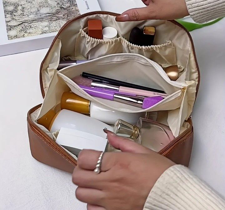 Kosmetyczka damska rozkładana podróżna