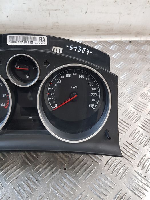 Licznik 13172010 Opel Astra Iii H 1.6 05R- Europa