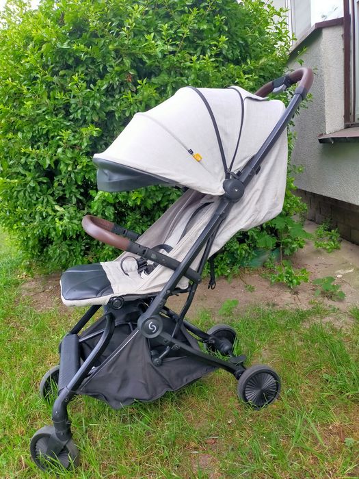 Lekki Wózek spacerowy Skiddou Espoo do samolotu składany jedną ręką