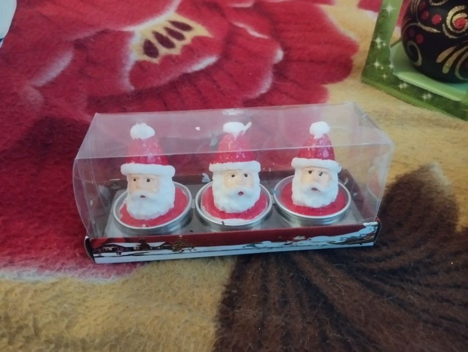 Продам новые новогоднии игрушки. По разумной цене.