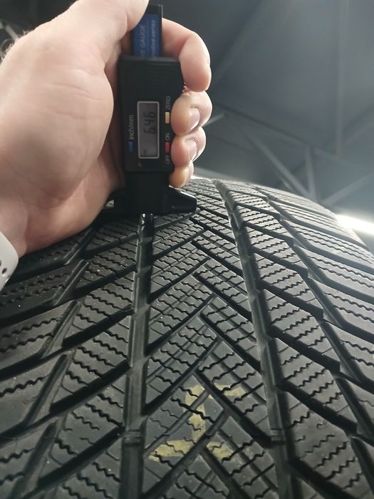 Зимові Шини БВ  235/50 R19  BRIDGESTONE  Blizzak LM-001  Склад