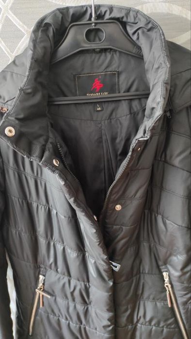 Жіноче демісезонне пальто