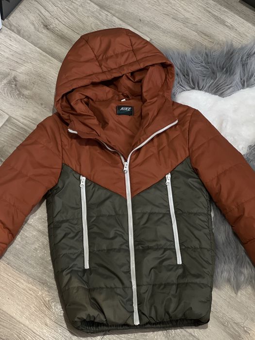 Демісезонна куртка на хлопця