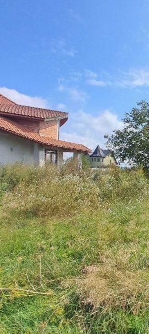 Продається добротній будинок в селі Угринів район Пасічної