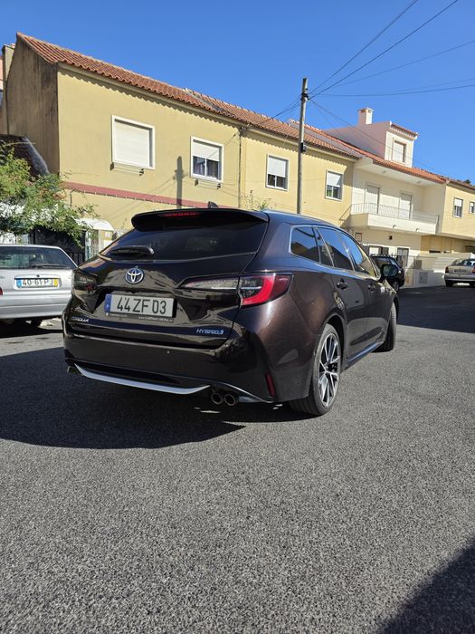 Toyota Corolla Touring Sports — photo 2