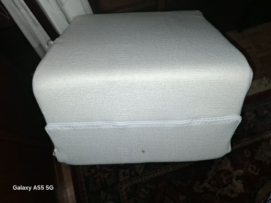 Almofada triangular para descanso