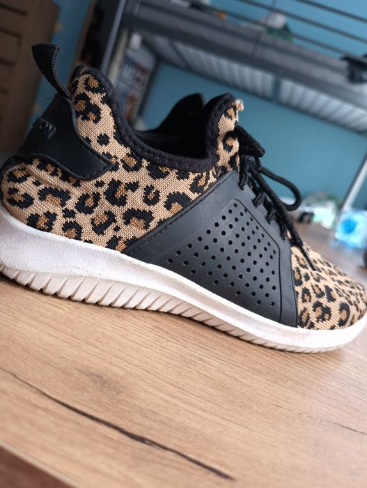 Buty adidasy z siatki letnie panterka 39 25cm