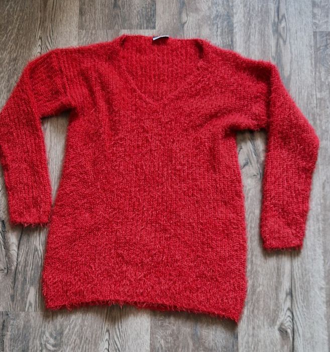 Czerwony sweterek s-l