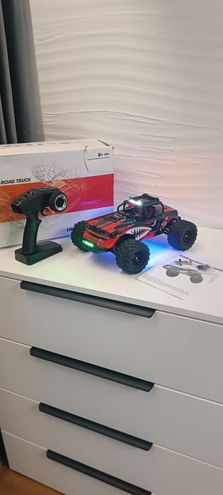 Машинка на радіокеруванні  на пульту DEERC Н16Е, 1:16, 4WD, 70+км/ч НОВА