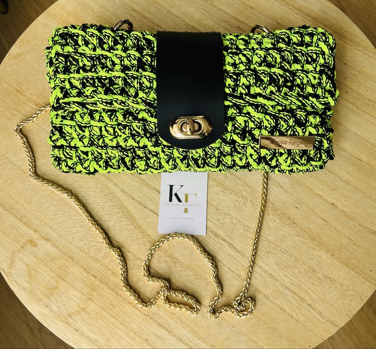 Mala luxuosa em crochet feita a mão