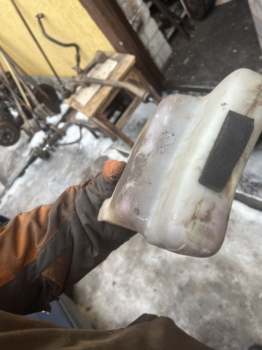 Бачок разширительный Киа карнивал 04год kia carnival