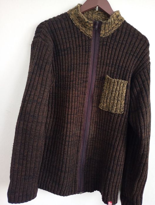 Sweter XL, 100% acrylic, kolor brązowy.