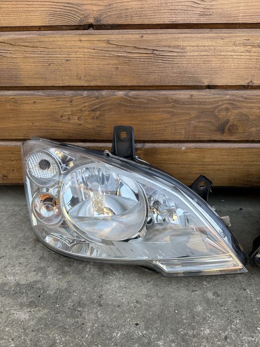 Фара ліва,права Vito w639 рестайл