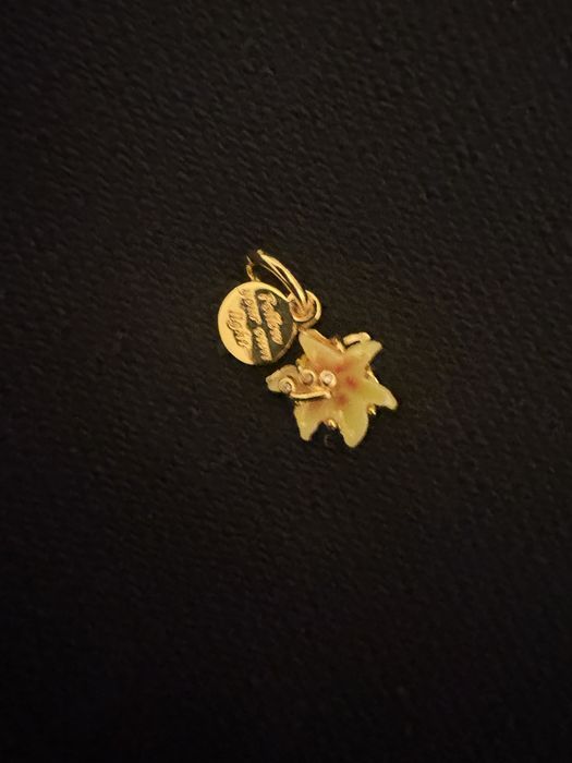 Pandora charms złoty kwiat