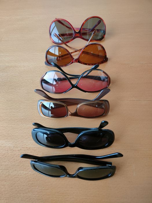 Conjunto de óculos de sol vintage.