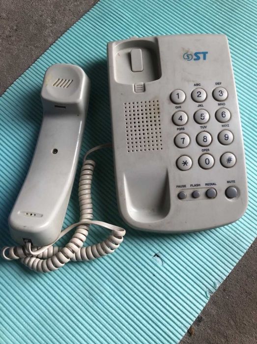 Продам стаціонарні б/у телефони
