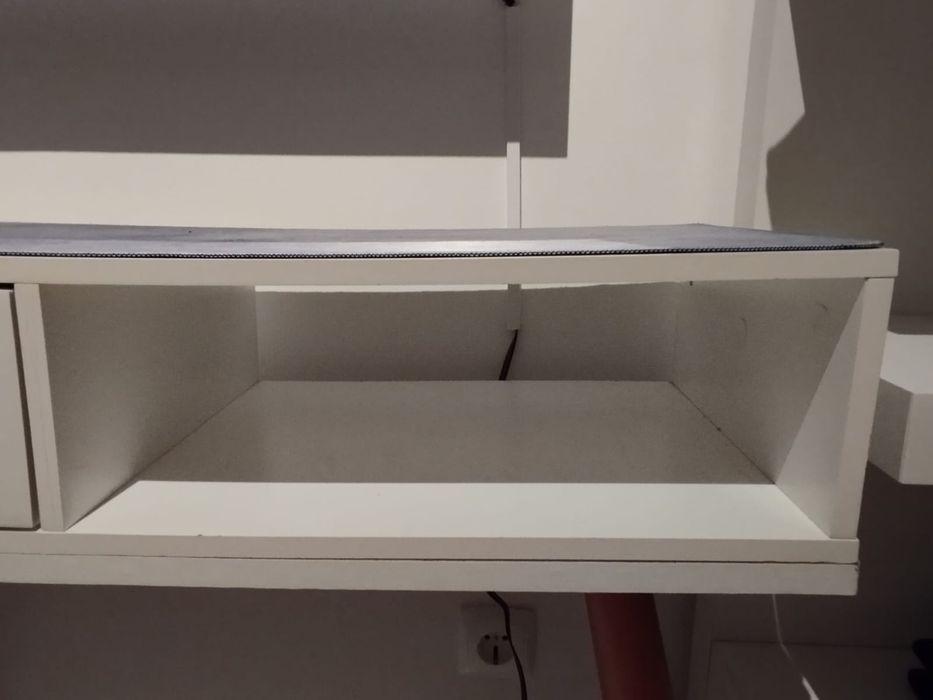 Aparador com gaveta e prateleiras + base parte de cima 104cm largura