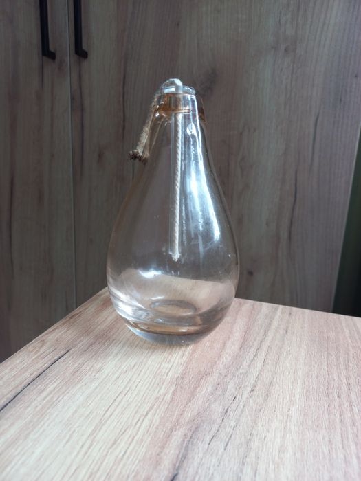 Stara szklana lampa olejowa