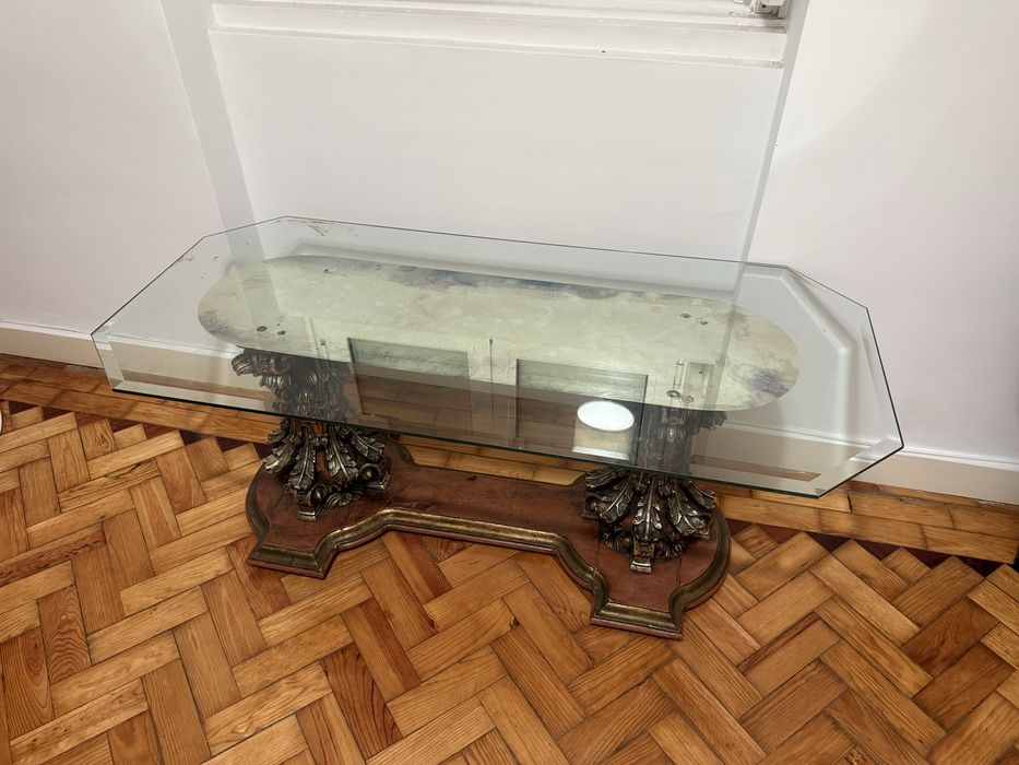 Masa de centro antiga