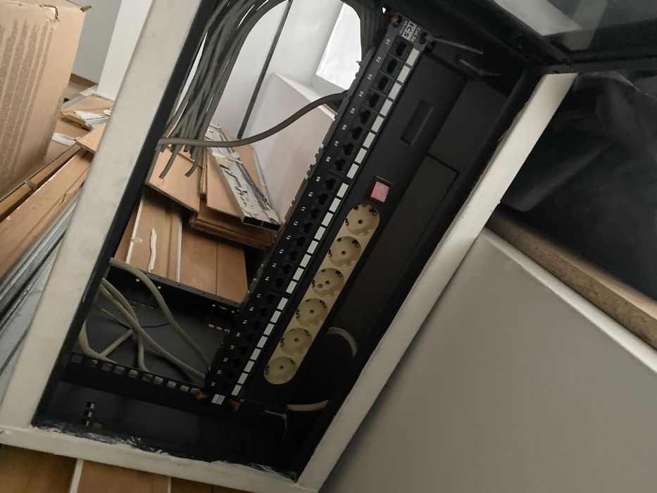 Network Rack / IT Rack469569126196193281