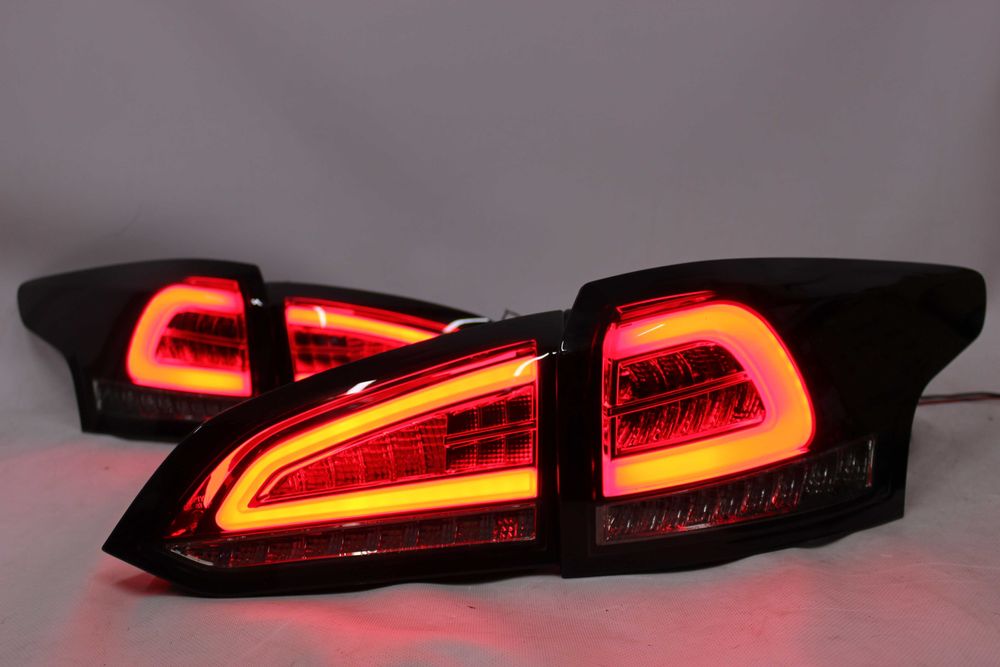 Lampy tył tylne FORD FOCUS MK3 SW 11-18 Kombi Dynamic RED SMOKE LED