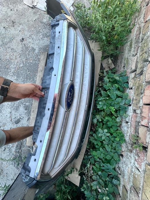 Решітка гриль радіатора Ford Escape 2017