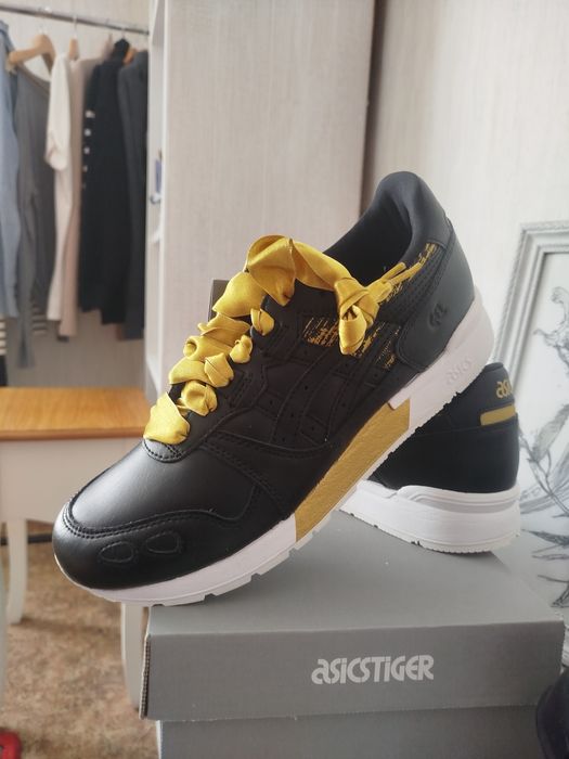 Кросівки жіночі Asics