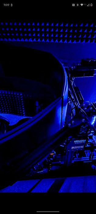 3 monitory 32" SimRacing ZAMIANA-g9