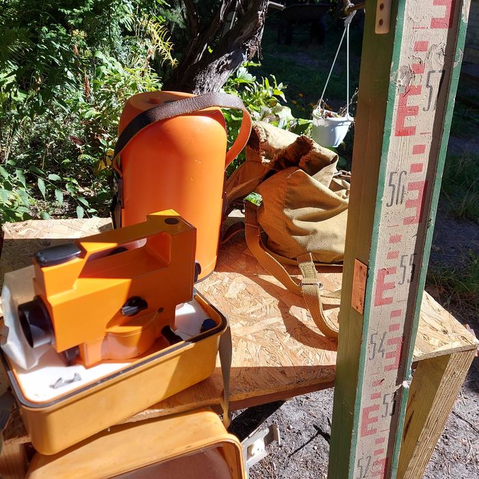 Лазерний рівень, Нивелир, у гарному стані