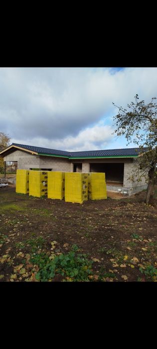Будівництво будинків: Фундамент, кладка газоблоку, Покрівля...
