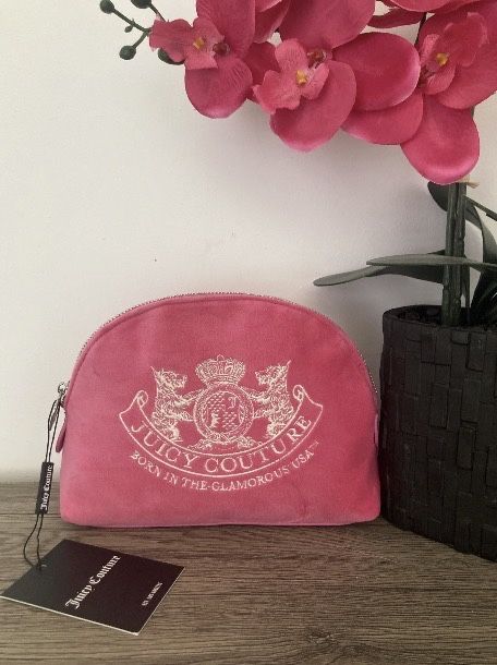 Nowa kosmetyczka Juicy Couture