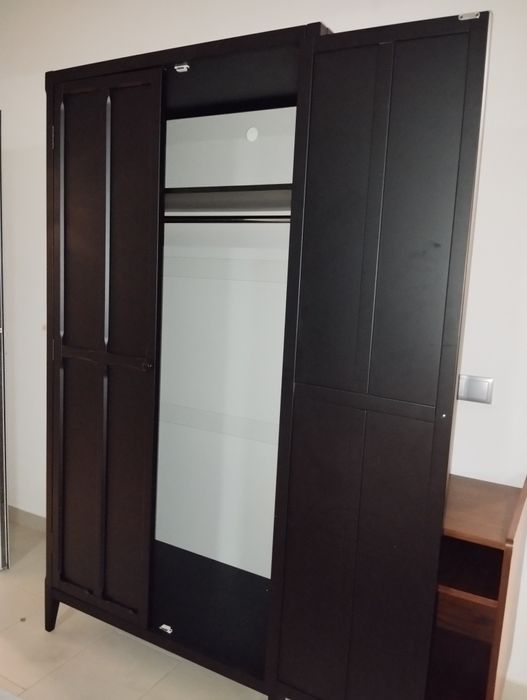 Móvel roupeiro/ armário