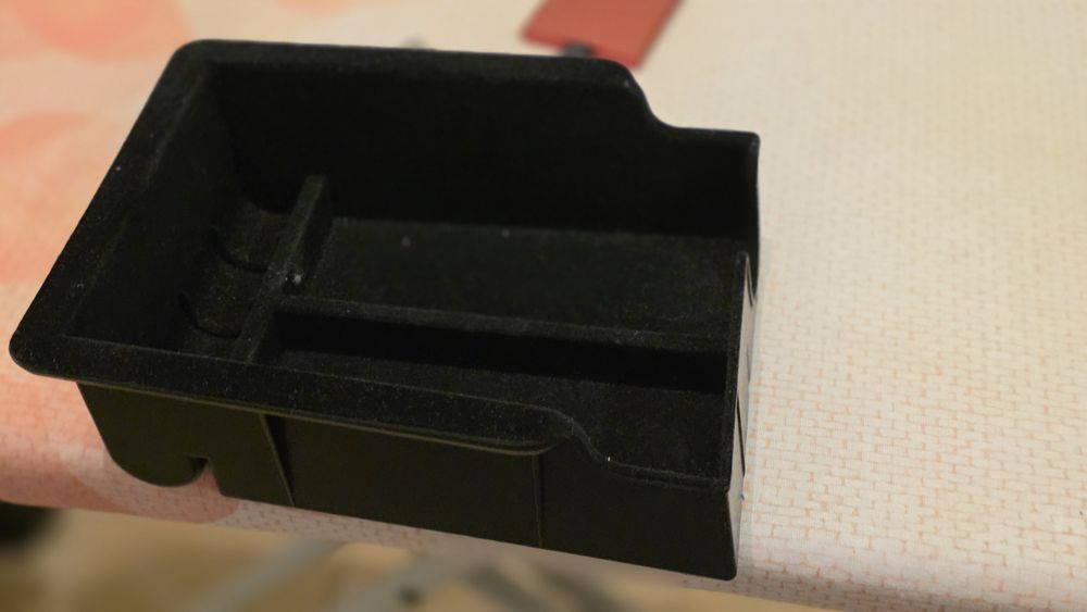 Tesla model Y akcesoria plus dysk 500gb