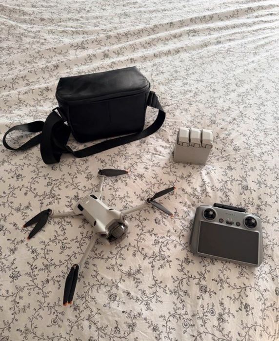 DJI Mini 4 Pro Fly More Combo (DJI RC 2)